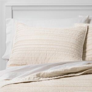 NWT  Standard‎ Clipped Textured Quilt Sham
Cream - Threshold